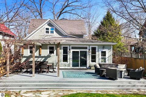 Tiny photo for 206 E Ninth Street, Traverse City, MI 49684 (MLS # 1944274)