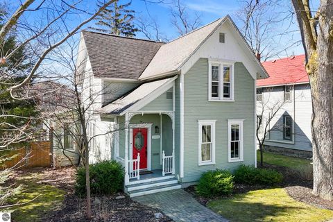 Tiny photo for 206 E Ninth Street, Traverse City, MI 49684 (MLS # 1944274)