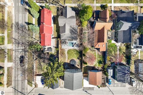 Tiny photo for 206 E Ninth Street, Traverse City, MI 49684 (MLS # 1944274)
