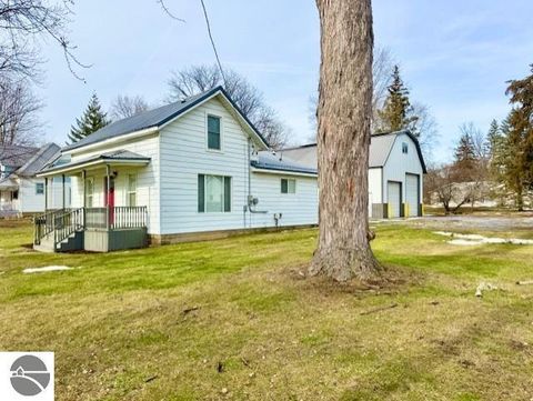 Photo of 602 N Mill Street, Alma, MI 48801 (MLS # 1941532)