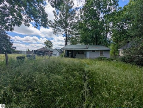 Tiny photo for 5327 W Lang Road, Beaverton, MI 48612 (MLS # 1946575)