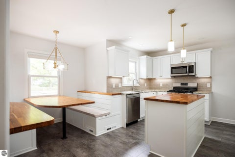 Photo of 887 Washington Street, Traverse City, MI 49686 (MLS # 1950588)