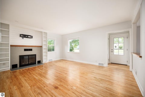 Tiny photo for 887 Washington Street, Traverse City, MI 49686 (MLS # 1950588)