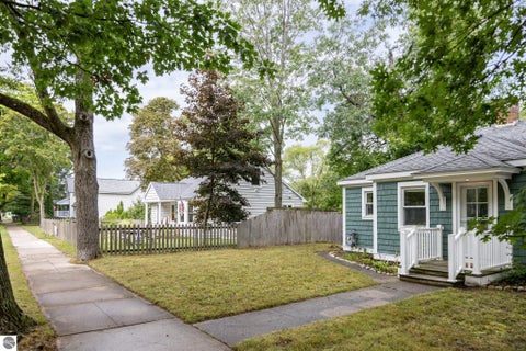 Tiny photo for 887 Washington Street, Traverse City, MI 49686 (MLS # 1950588)