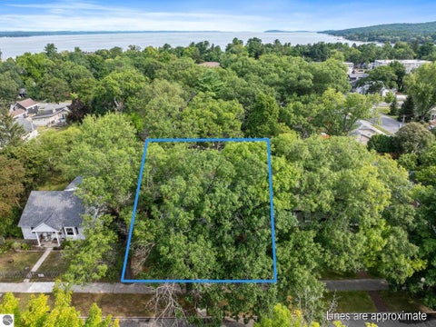 Tiny photo for 887 Washington Street, Traverse City, MI 49686 (MLS # 1950588)