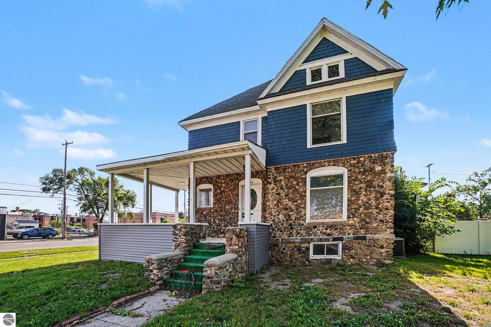 Photo 1 of 46 — 236 E Center Street, Alma, MI 48801