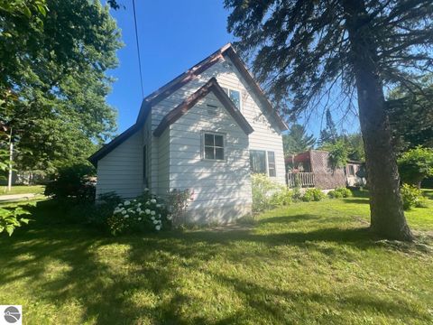 Photo of 415 Sunnyside Drive, Cadillac, MI 49601 (MLS # 1943459)
