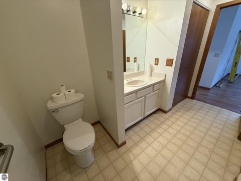 Tiny photo for 2154 Hammond Place W Pl, Traverse City, MI 49686 (MLS # 1945656)