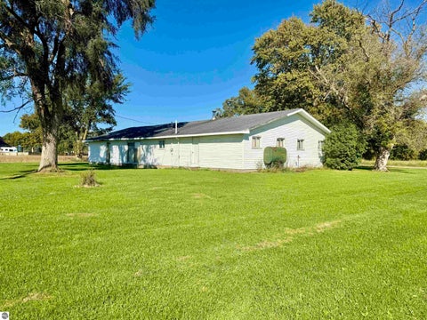 Tiny photo for 5688 S Baldwin Road, Ashley, MI 48806 (MLS # 1951265)
