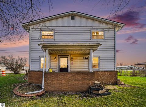 Photo of 996 E Monroe Road, St Louis, MI 48880 (MLS # 1943784)