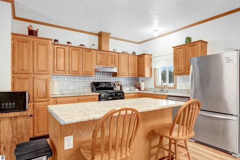 Tiny photo for 2518 E 32 Road, Cadillac, MI 49601 (MLS # 1943295)