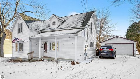 Photo of 1030 Eastward Street, Alma, MI 48801 (MLS # 1941453)