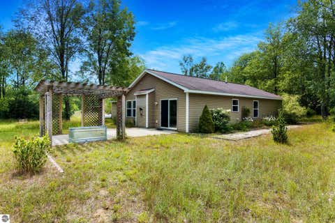Tiny photo for 14143 Erdman Road, Arcadia, MI 49613 (MLS # 1948308)