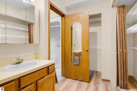 Tiny photo for 911 S Hammond Place, Traverse City, MI 49686 (MLS # 1952066)