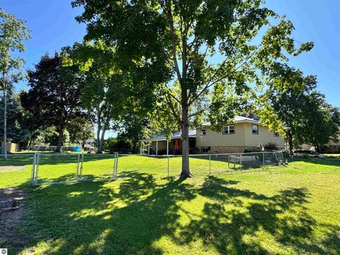 Tiny photo for 401 Orchard Avenue, Clare, MI 48617 (MLS # 1950453)