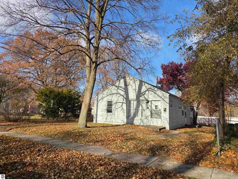 Tiny photo for 517 E Bennett Avenue, Mt Pleasant, MI 48858 (MLS # 1940880)