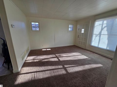 Tiny photo for 517 E Bennett Avenue, Mt Pleasant, MI 48858 (MLS # 1940880)