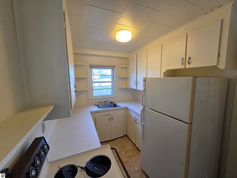 Tiny photo for 517 E Bennett Avenue, Mt Pleasant, MI 48858 (MLS # 1940880)