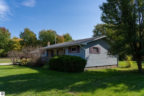 Tiny photo for 8476 E Pickard Road, Mt Pleasant, MI 48858 (MLS # 1951498)