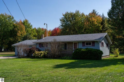 Tiny photo for 8476 E Pickard Road, Mt Pleasant, MI 48858 (MLS # 1951498)