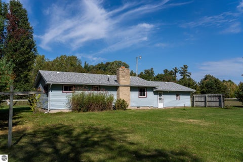 Tiny photo for 8476 E Pickard Road, Mt Pleasant, MI 48858 (MLS # 1951498)