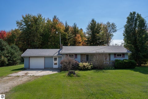 Tiny photo for 8476 E Pickard Road, Mt Pleasant, MI 48858 (MLS # 1951498)
