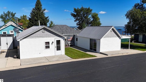 Tiny photo for 6276 W Houghton Lake Drive #unit 2, Houghton Lake, MI 48629 (MLS # 1950674)