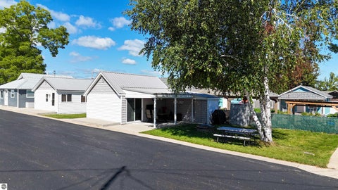 Tiny photo for 6276 W Houghton Lake Drive #unit 2, Houghton Lake, MI 48629 (MLS # 1950674)