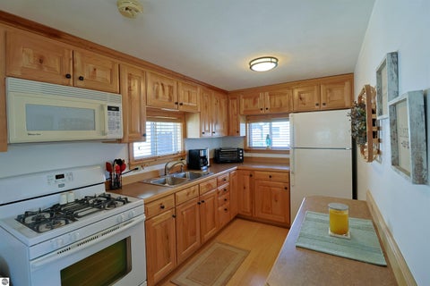 Tiny photo for 6276 W Houghton Lake Drive #unit 2, Houghton Lake, MI 48629 (MLS # 1950674)