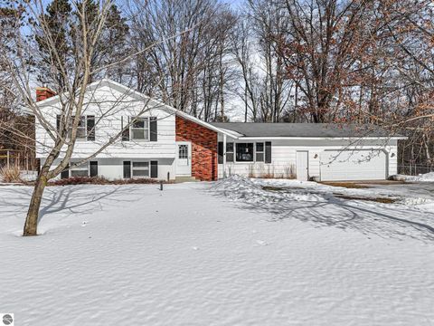Tiny photo for 8320 W Whispering Pine Circle, Lake City, MI 49651 (MLS # 1942339)