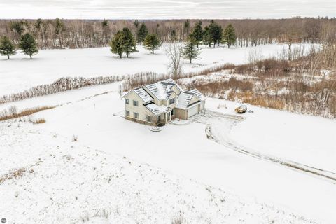 Tiny photo for 6702 Links Drive, Mt Pleasant, MI 48858 (MLS # 1942067)