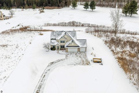 Tiny photo for 6702 Links Drive, Mt Pleasant, MI 48858 (MLS # 1942067)