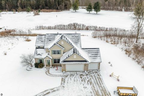 Tiny photo for 6702 Links Drive, Mt Pleasant, MI 48858 (MLS # 1942067)