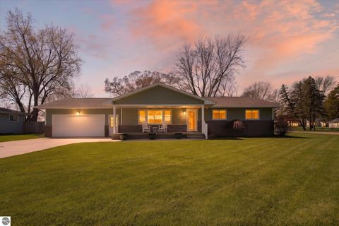 Photo of 402 Second Street, Breckenridge, MI 48615 (MLS # 1944183)