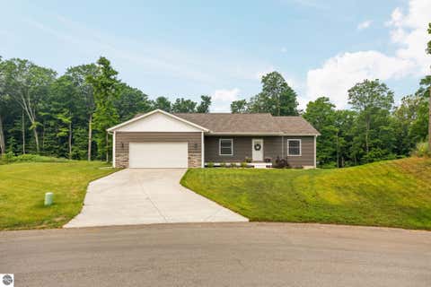 Photo of 1432 Umber Drive, Traverse City, MI 49696 (MLS # 1948251)