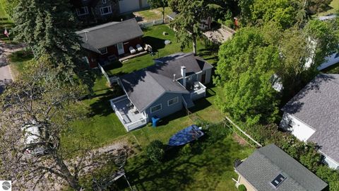Tiny photo for 104 Oliver Street, Houghton Lake, MI 48629 (MLS # 1946040)