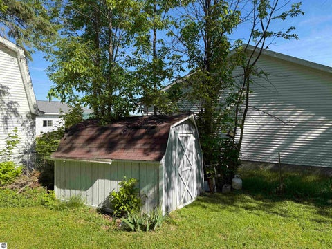Tiny photo for 104 Oliver Street, Houghton Lake, MI 48629 (MLS # 1946040)