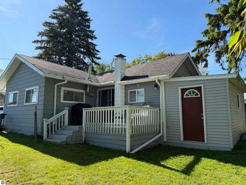 Tiny photo for 104 Oliver Street, Houghton Lake, MI 48629 (MLS # 1946040)