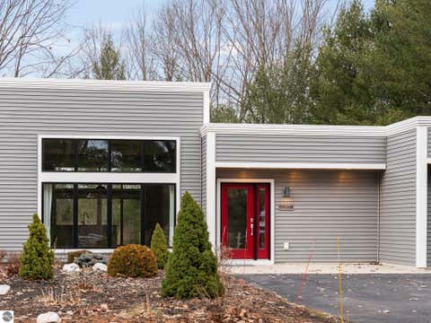 Tiny photo for 8906 Manhattan North #B, Traverse City, MI 49685 (MLS # 1941820)