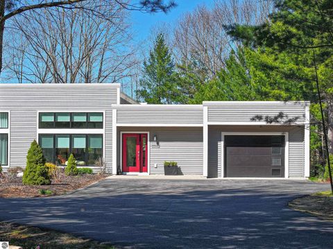 Tiny photo for 8906 Manhattan North #B, Traverse City, MI 49685 (MLS # 1941820)