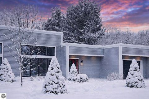 Photo of 8906 Manhattan North #B, Traverse City, MI 49685 (MLS # 1941820)