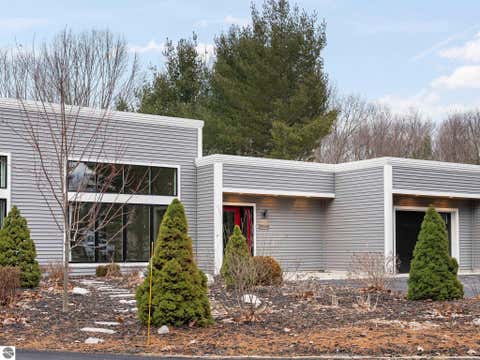 Tiny photo for 8906 Manhattan North #B, Traverse City, MI 49685 (MLS # 1941820)