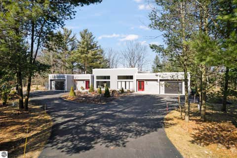 Tiny photo for 8906 Manhattan North #B, Traverse City, MI 49685 (MLS # 1941820)