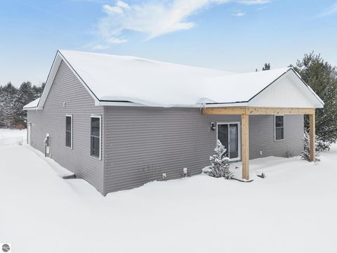 Tiny photo for 6460 Jeffrey Place, Traverse City, MI 49637 (MLS # 1941824)