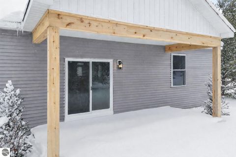 Tiny photo for 6460 Jeffrey Place, Traverse City, MI 49637 (MLS # 1941824)