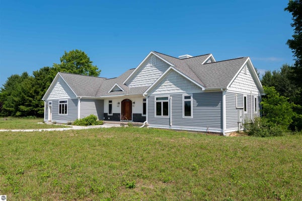 8255 ANGELL RD, WILLIAMSBURG, MI 49690 - Image c6a2ebfa76c4d9a1a82ca2db3464531d/1930919415