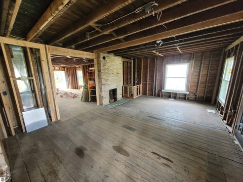 Tiny photo for 214 S Pine Street, St Louis, MI 48880 (MLS # 1942698)