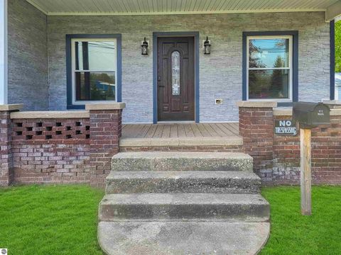 Tiny photo for 214 S Pine Street, St Louis, MI 48880 (MLS # 1942698)