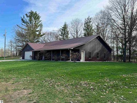 Photo of 7765 N Summerton Road, Clare, MI 48617 (MLS # 1944257)