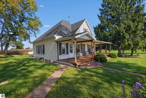 Tiny photo for 11837 N Jerome Road, St Louis, MI 48880 (MLS # 1951621)